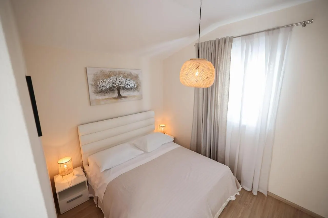 Villa Marinerro Completely Energy Self-Sustainable Surrounded By Olive Groves And An Orchard Biograd Na Moru