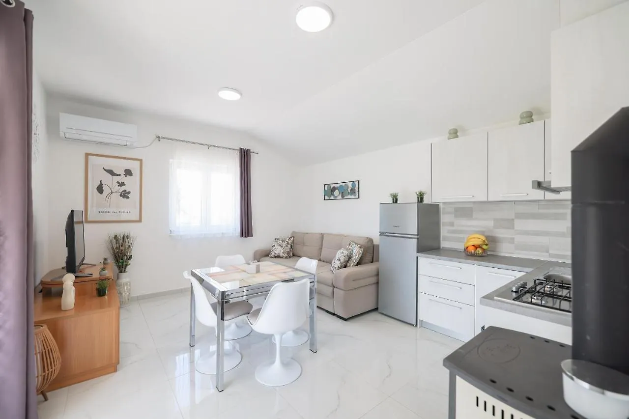 Villa Marinerro Completely Energy Self-Sustainable Surrounded By Olive Groves And An Orchard Biograd Na Moru