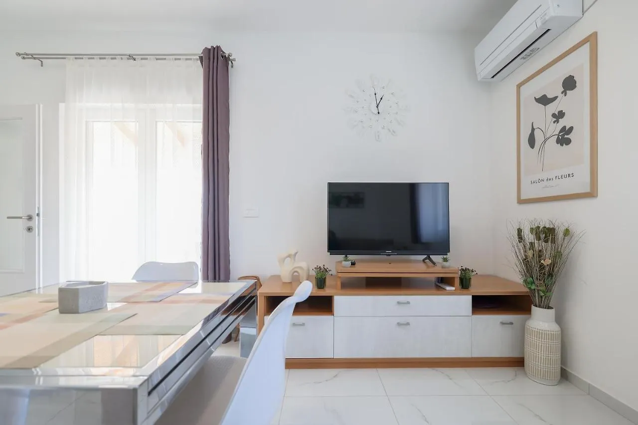 Villa Marinerro Completely Energy Self-Sustainable Surrounded By Olive Groves And An Orchard Biograd Na Moru