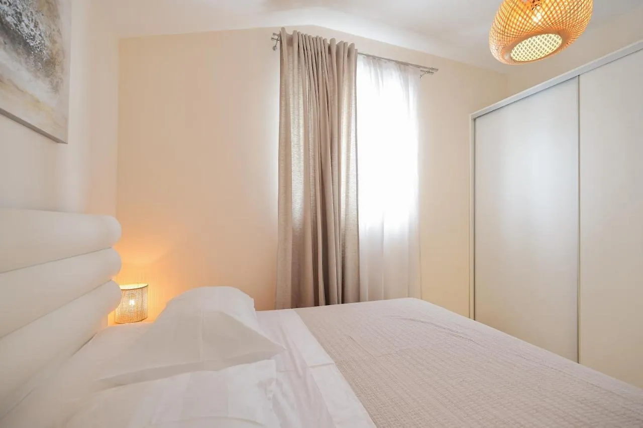 Villa Marinerro Completely Energy Self-Sustainable Surrounded By Olive Groves And An Orchard Biograd Na Moru 0*,