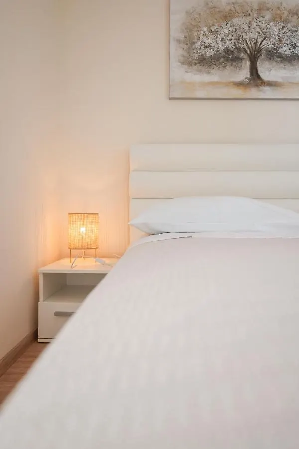 Villa Marinerro Completely Energy Self-Sustainable Surrounded By Olive Groves And An Orchard Biograd Na Moru
